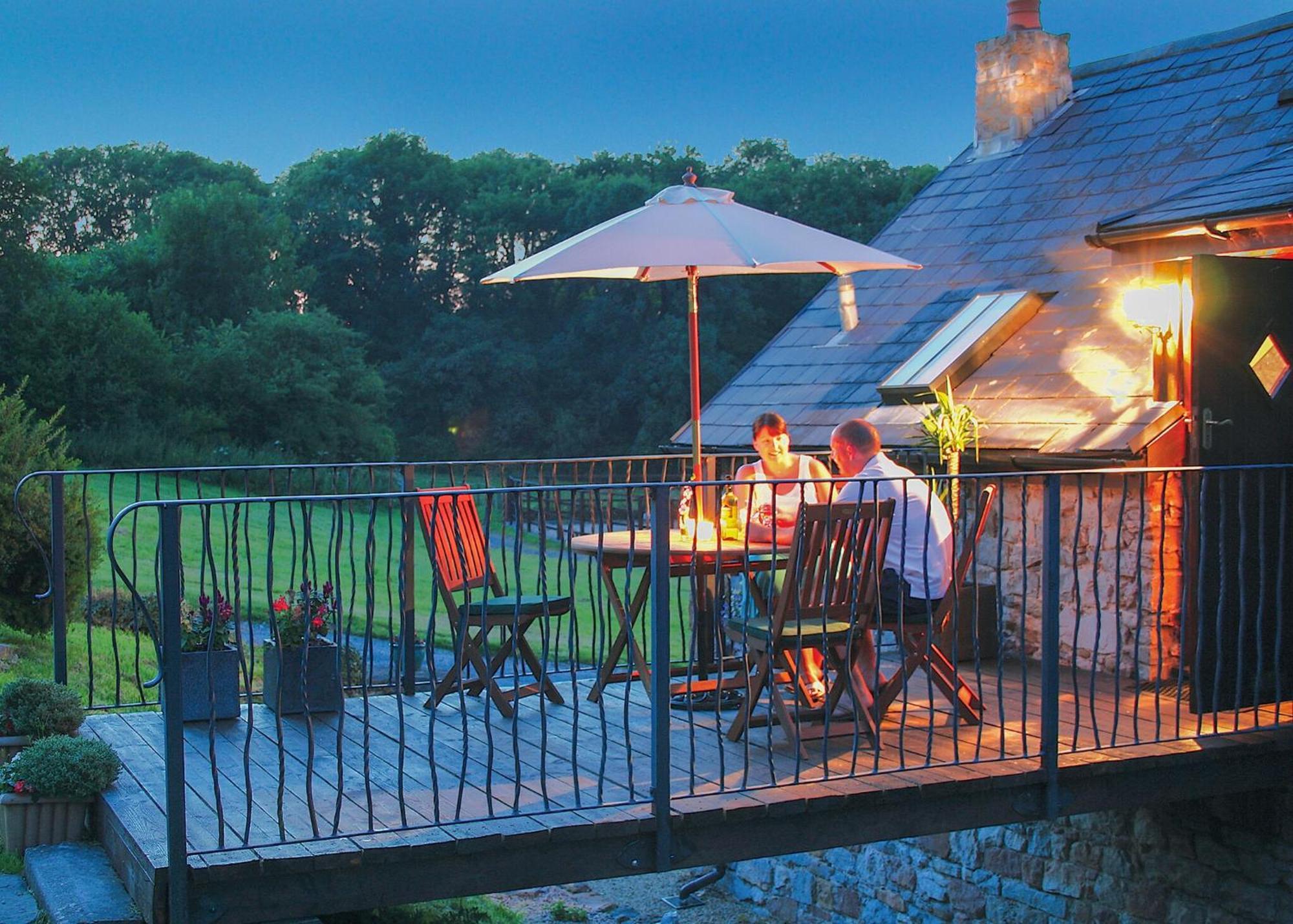 فندق Garnffrwd Park Llanddarog المظهر الخارجي الصورة